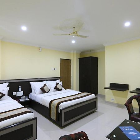 Madrasi Airport Hotel - Saibala Ченай Екстериор снимка